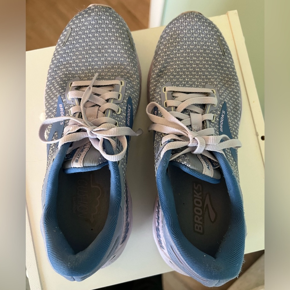 Brooks Adrenaline GTS 22 Running Shoes - Women’s 8.5 - Purple & blue - Picture 4 of 6